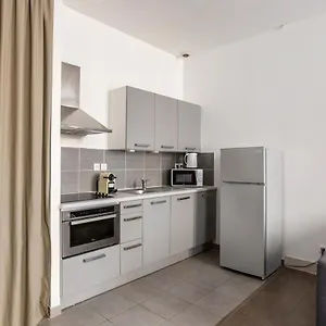 Large Modern And Calm Flat At The Doors Of Panier In - Welkeys Appartement